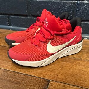 Boys Nike star Runner shoes youth size 6